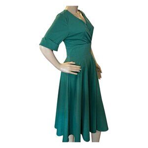 Vintage-Inspired Emerald Green Wrap Midi A-Line Dress‎ With Quarter Sleeves MED